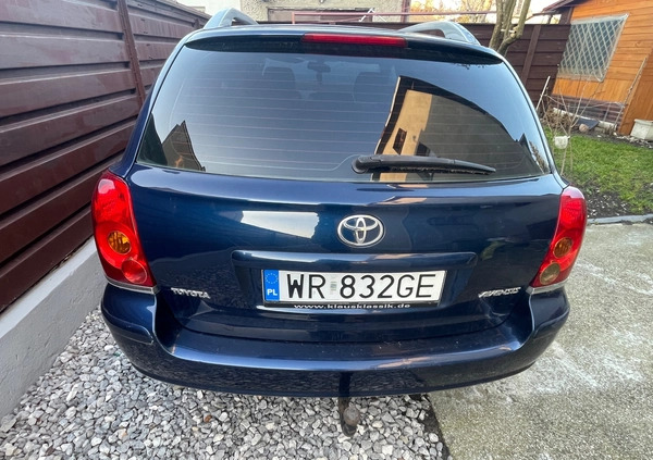 Toyota Avensis cena 4500 przebieg: 270000, rok produkcji 2003 z Radom małe 56